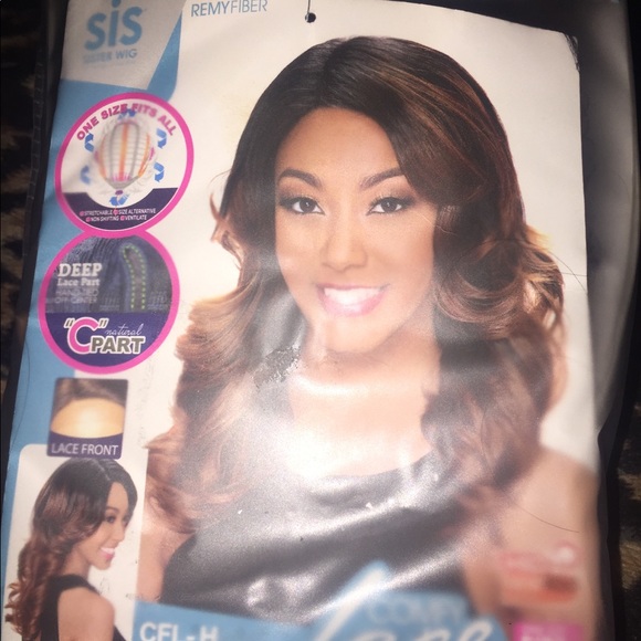 Beautiful Wig - Picture 4 of 4